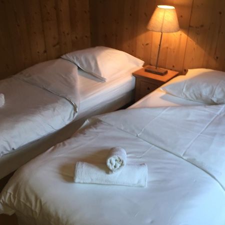 Hotel Les Combelles Châtel Exteriör bild