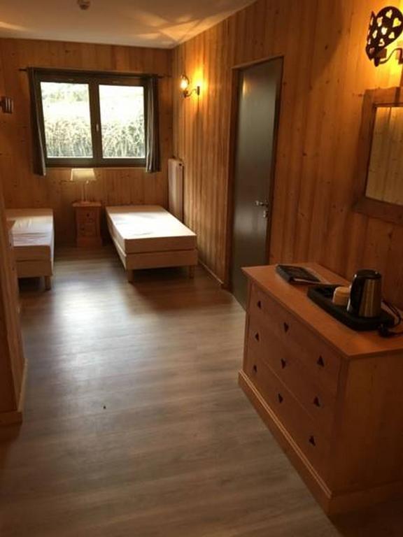 Hotel Les Combelles Châtel Exteriör bild